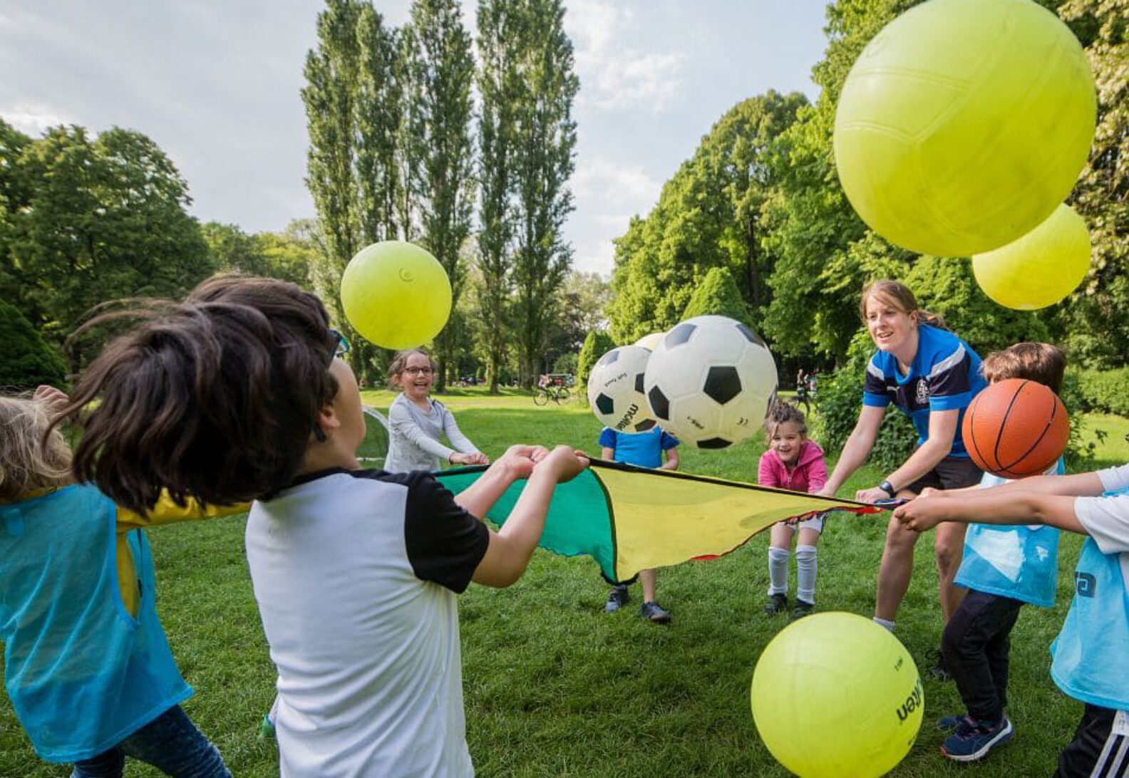 Über Ballinos Ballsport für Kinder in NRW ab 2,5 Jahren